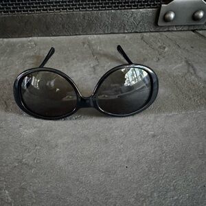 Coach Classic Black Oversized Women's Sunglasses. No scratches.
